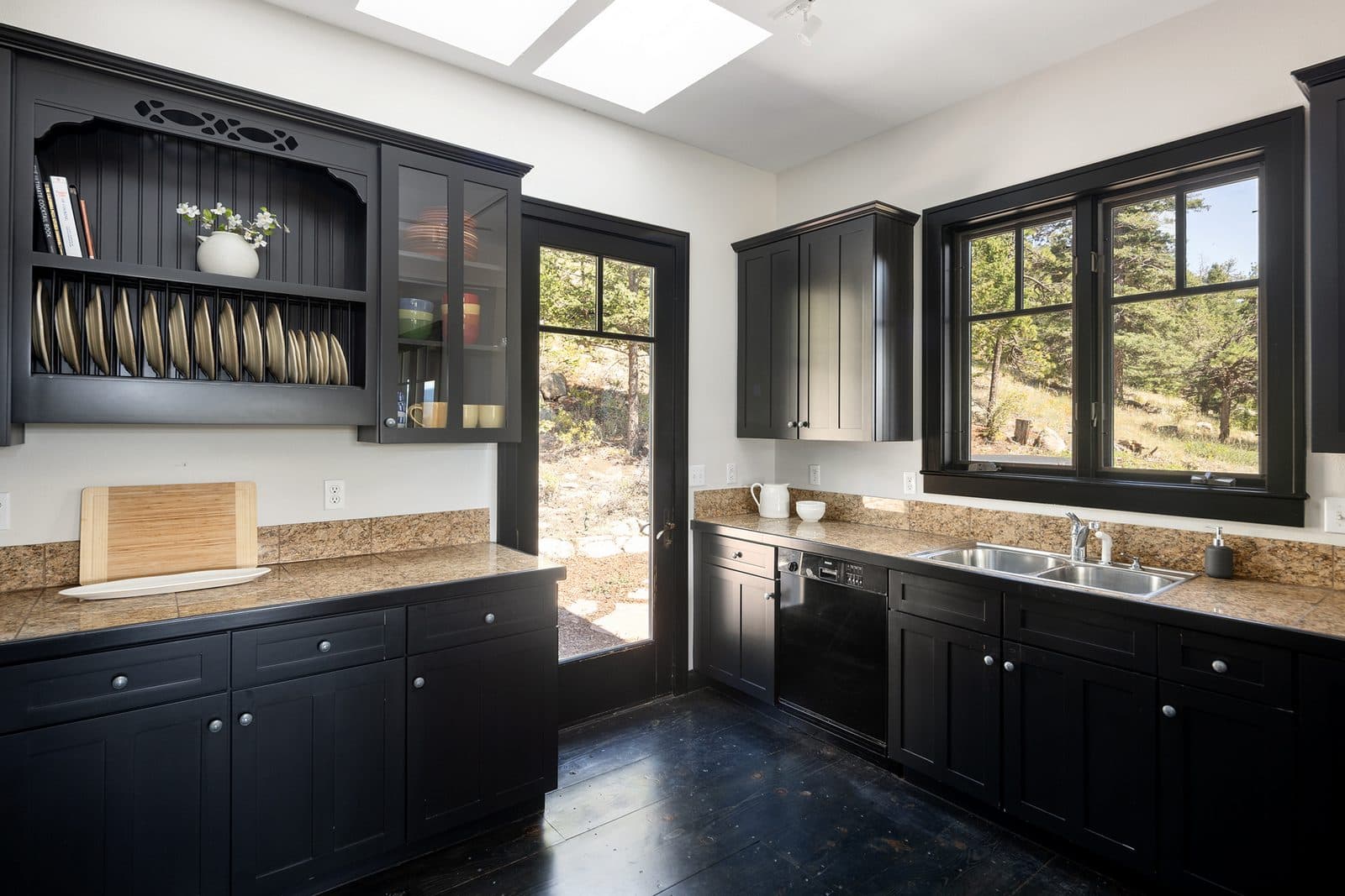 8558 Flagstaff Rd — photo 5 of 11